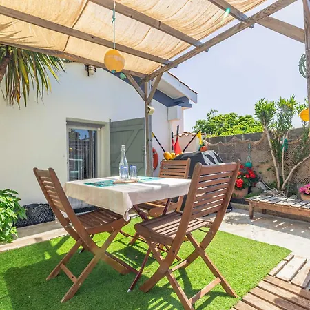 Petite Maison Typique Apartman